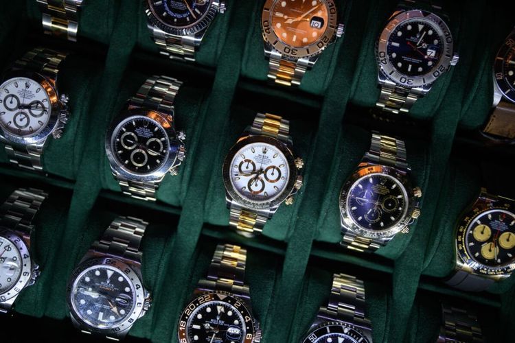 How To Buy A Pre-Owned Rolex Main Image